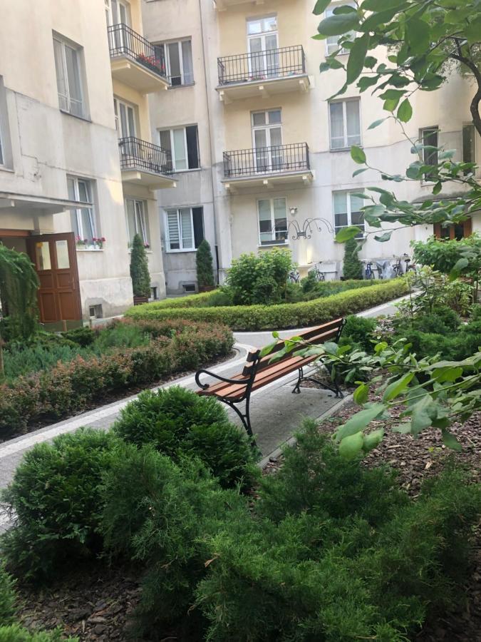 Studio Na Starej Ochocie Apartment Warsawa Bagian luar foto